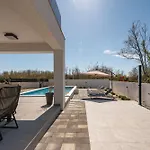 Merci Zadarvillas * פריבלאקה